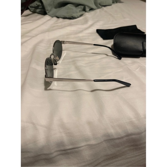 Ysl used just few times - Picture 4 of 6